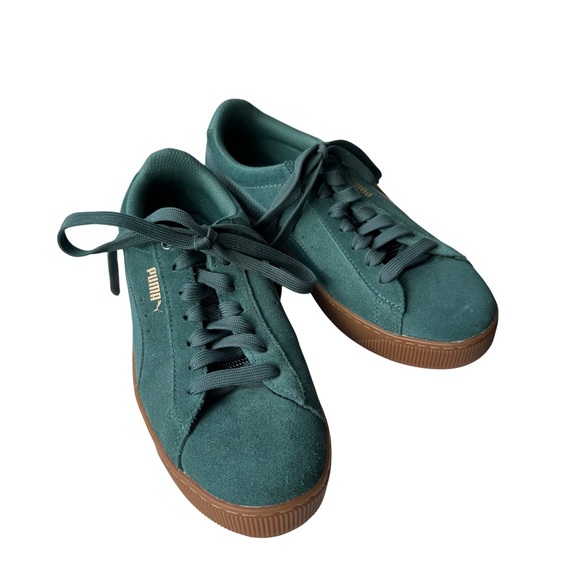 Puma Varsity Green Suede Shoes- Like New